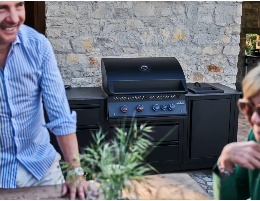 Kuchnia zewnętrzna grill gazowy OASIS™ 106, do zabudowy serii 700 32-cale czarny mat - 5