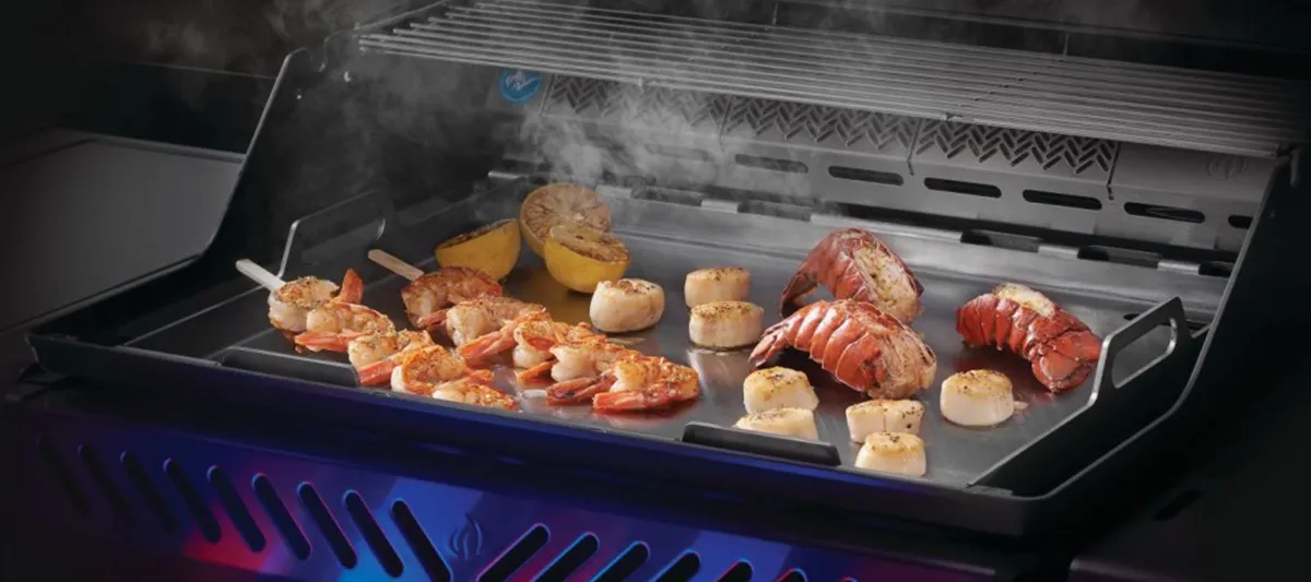 Plancha ze stali nierdzewnej - Napoleon Rogue PRO 425 Plancha ze stali nierdzewnej - Napoleon Rogue PRO 425